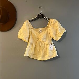 NWT Juniors Yellow Puff Sleeve Top